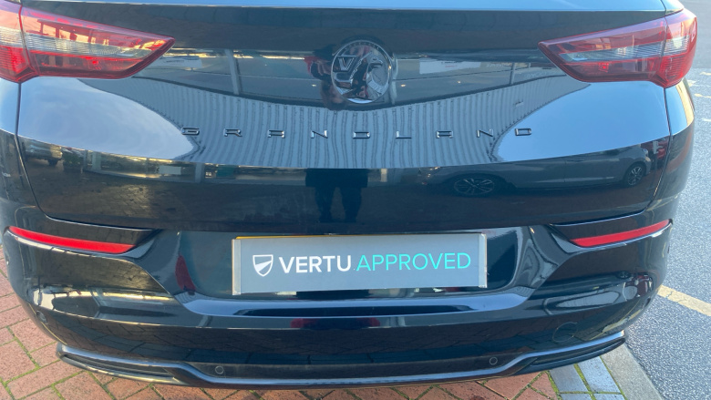 Vauxhall Grandland 1.6 Hybrid GS Line 5dr Auto Hatchback